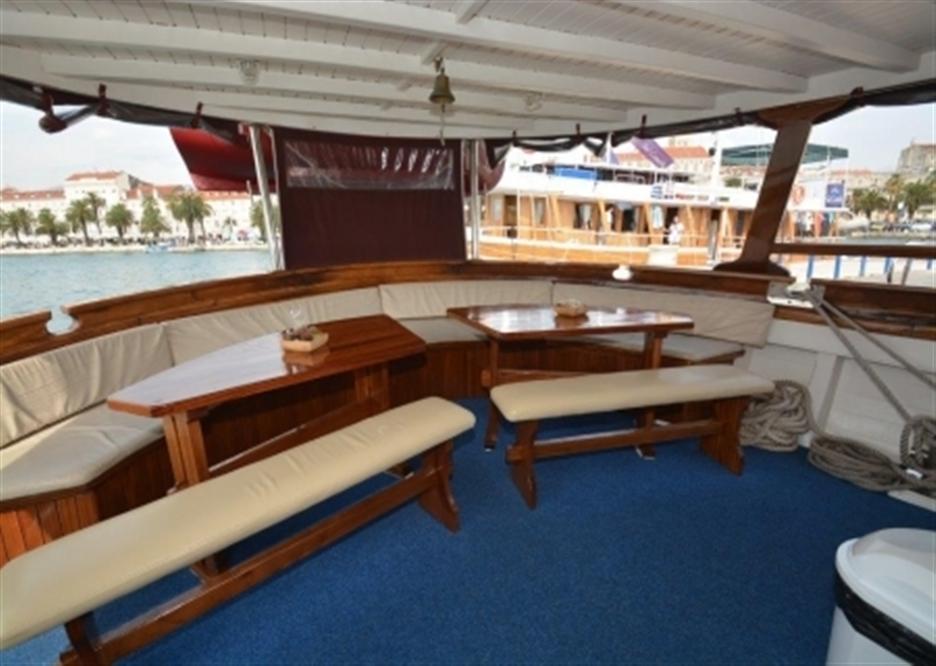 e75bbb9f48b9ecff81f98fc6ac2c9b76-original