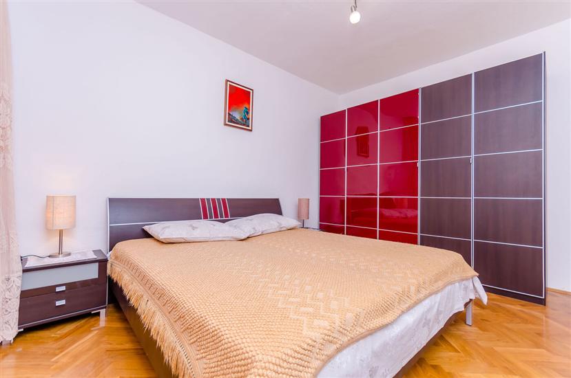 Apartment A1, for 5 persons