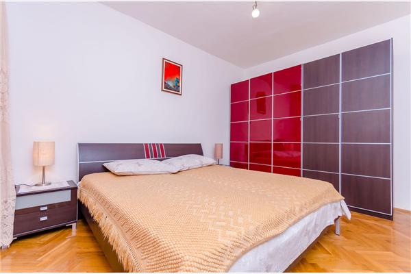 Apartment A1, for 5 persons