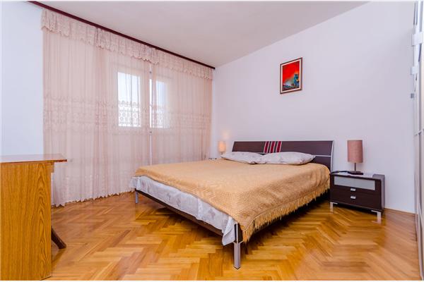 Apartment A1, for 5 persons