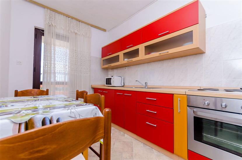 Apartment A1, for 5 persons
