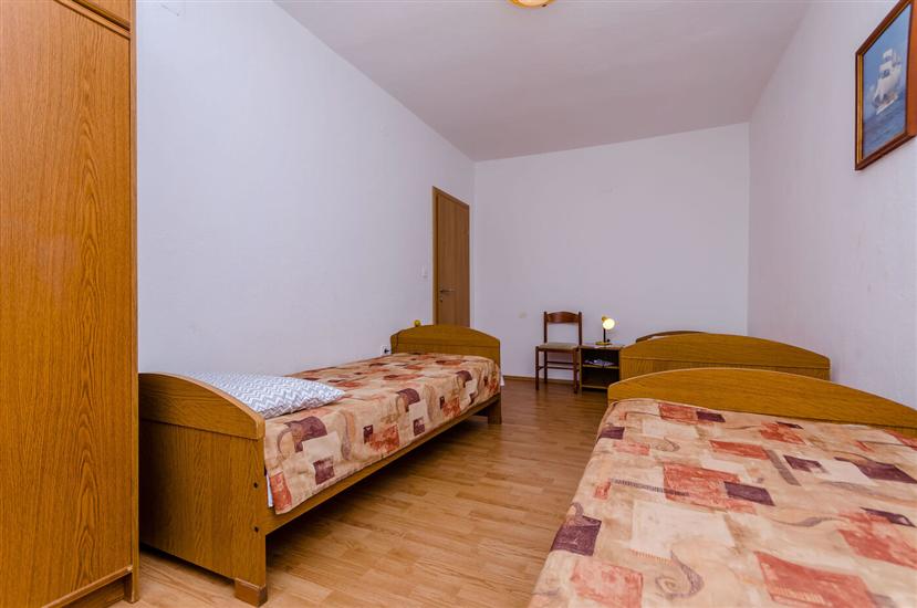 Apartment A1, for 5 persons