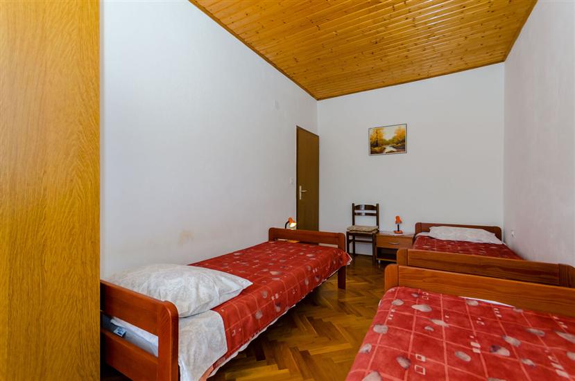 Apartment A2, for 5 persons