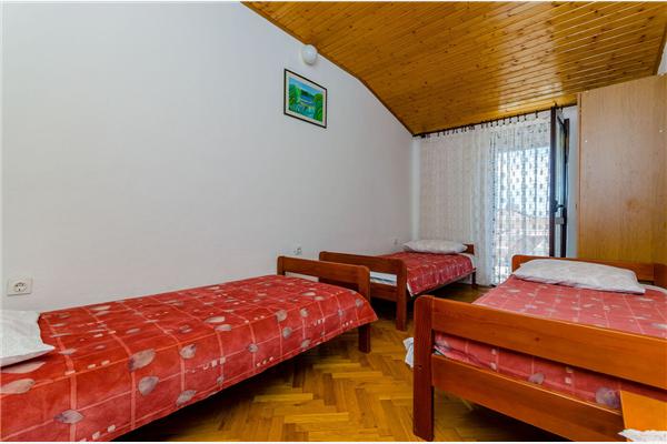 Apartment A2, for 5 persons