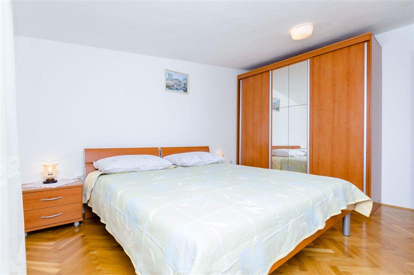 Apartment A2, for 5 persons