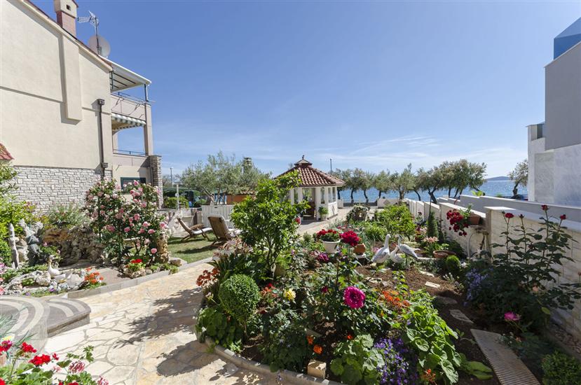 Apartments Ivanka on the beach