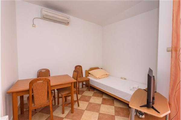 Apartment A4, for 4 persons