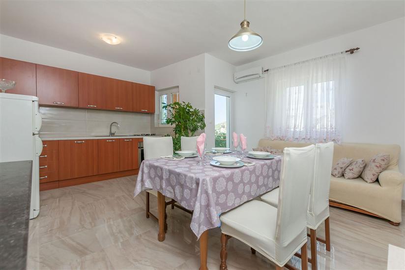 Apartment A3, for 6 persons