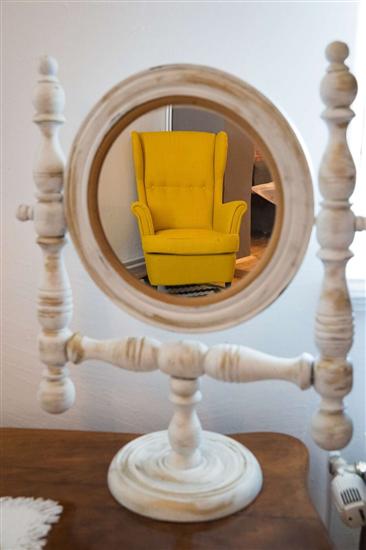 Room S2, for 3 persons