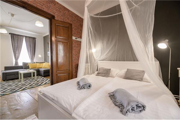 Room S3, for 3 persons