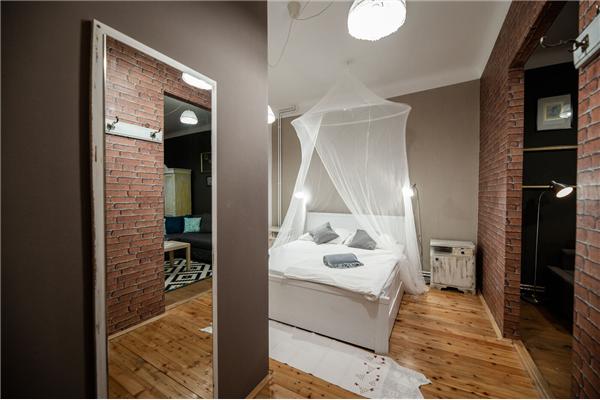 Room S4, for 3 persons