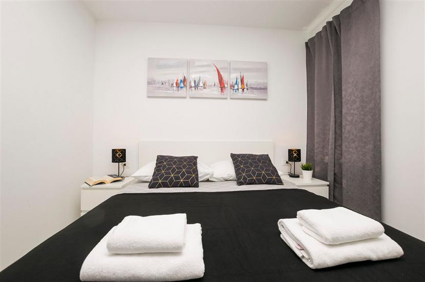 Room S6, for 2 persons