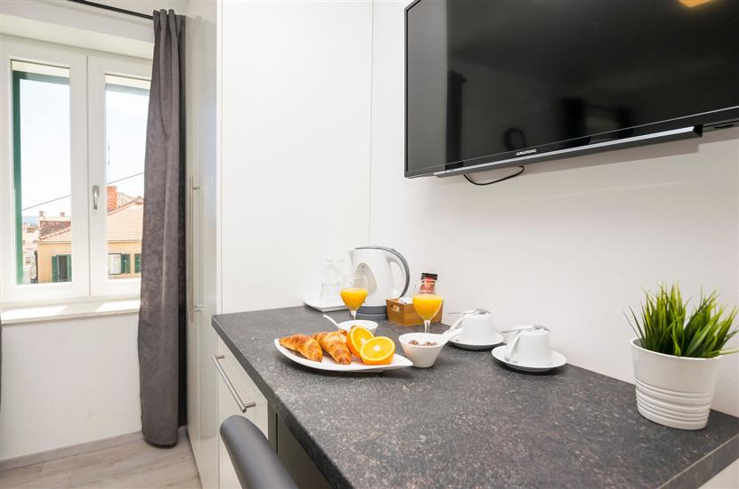 Room S6, for 2 persons