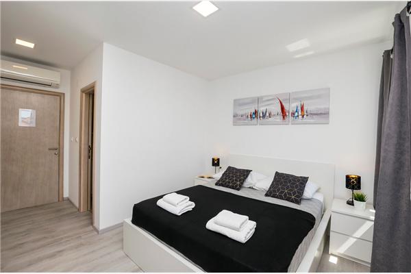 Room S6, for 2 persons