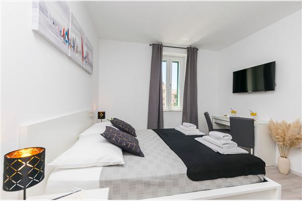 Room S3, for 2 persons