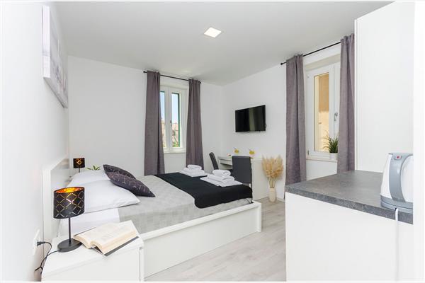 Room S3, for 2 persons