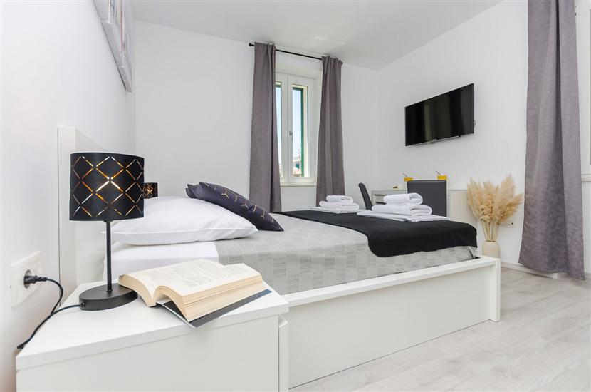 Room S3, for 2 persons