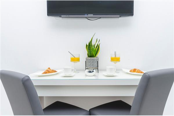 Room S1, for 2 persons