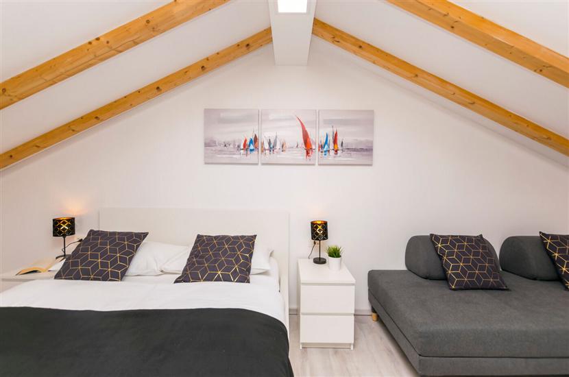 Apartment A7, for 4 persons