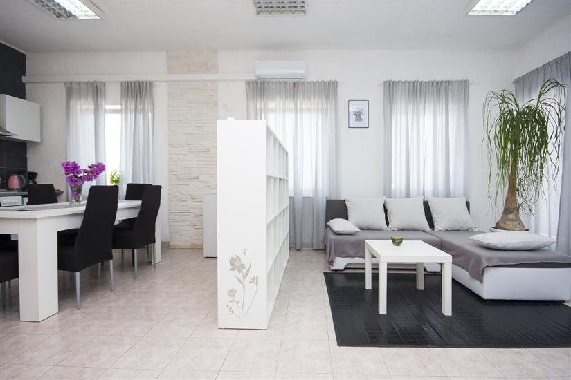 House K1, for 5 persons