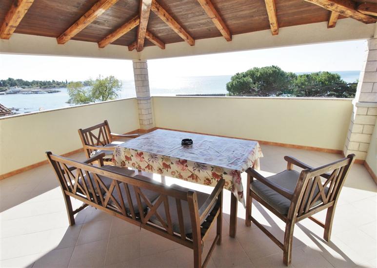 Apartmaji Zambratija with sea view