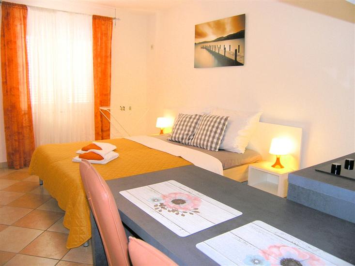 Apartment A1, for 2 persons