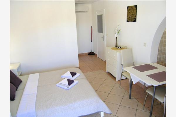 Apartment A8, for 2 persons