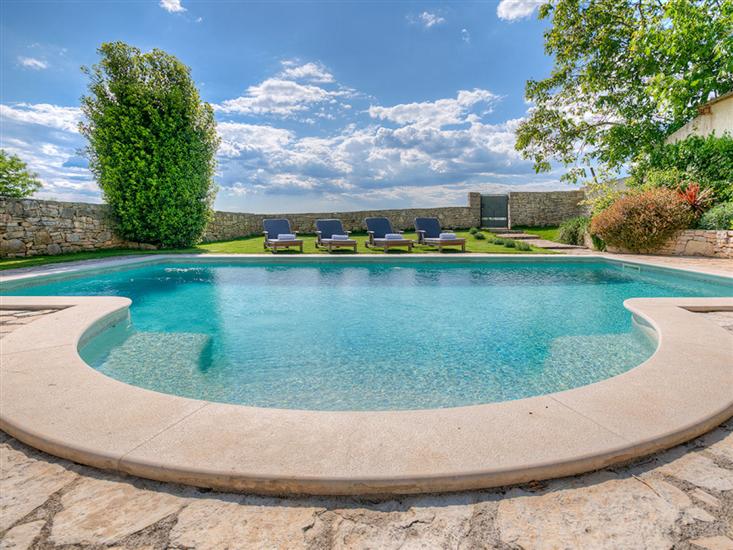 Villa Orah s pogledom na more i istarski krajolik