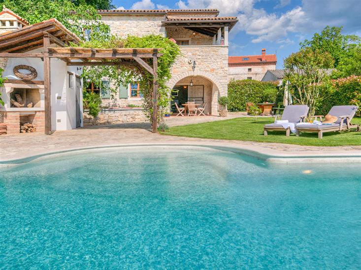 Villa Orah s pogledom na more i istarski krajolik