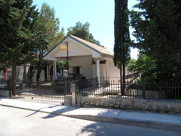 Apartments DAMIJAN
