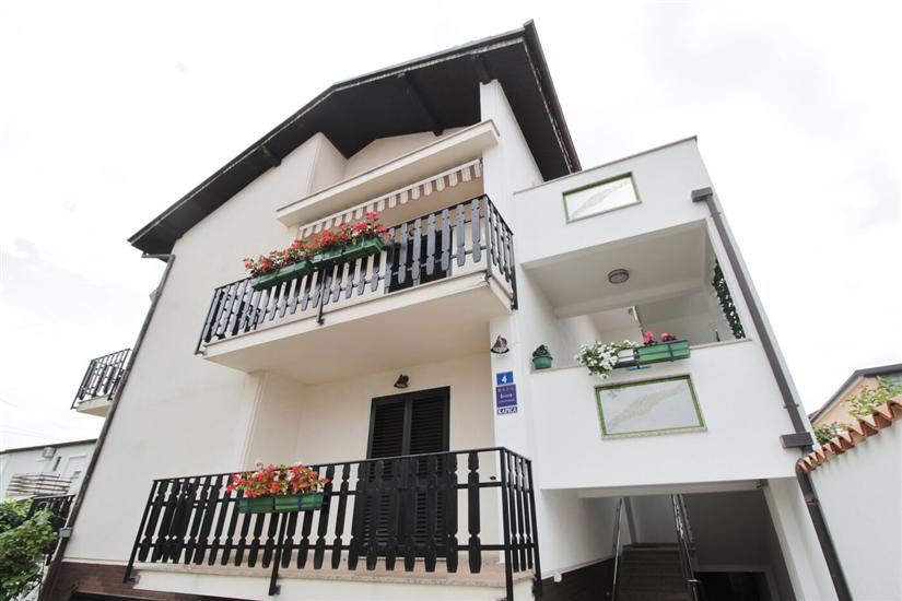 Apartment A1, for 6 persons