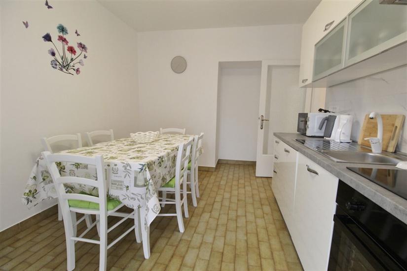 Apartment A1, for 6 persons