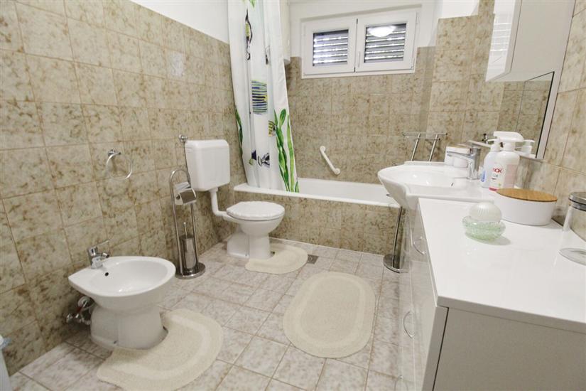 Apartment A1, for 6 persons