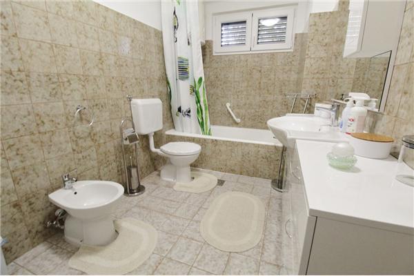 Apartment A1, for 6 persons