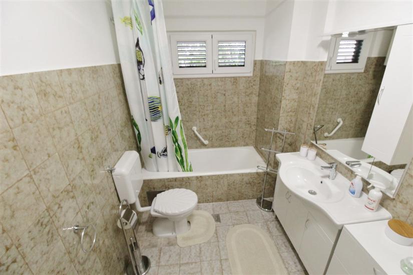 Apartment A1, for 6 persons