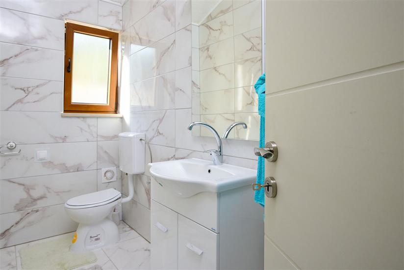 House K1, for 16 persons