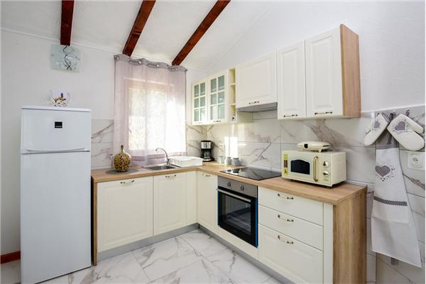 House K1, for 16 persons