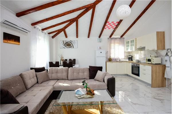 House K1, for 16 persons