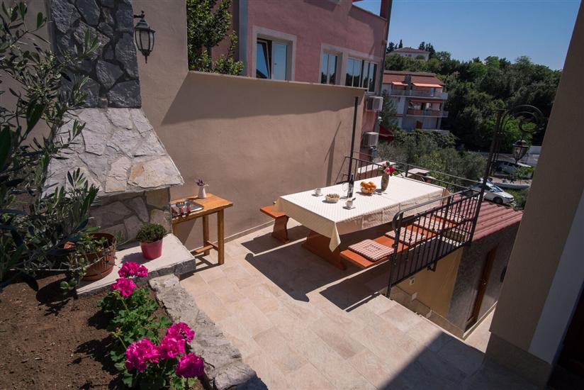 Apartments Skomeršić