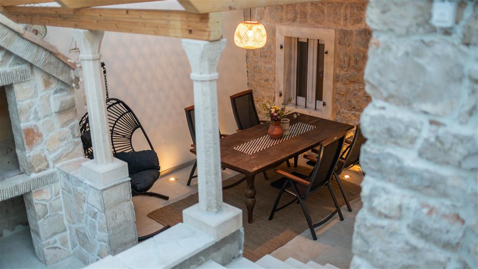 House House of Memories