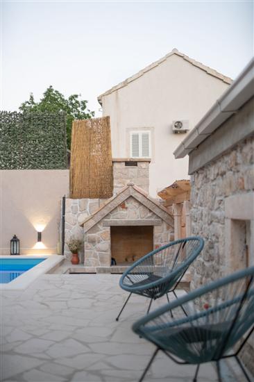 House House of Memories