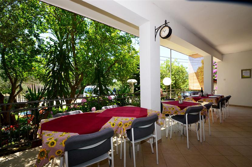 Apartments and Rooms Tinka