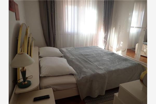 Room S1, for 2 persons