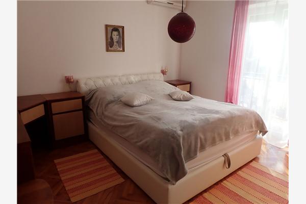 Room S1, for 2 persons