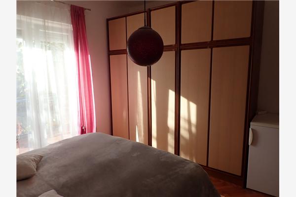 Room S1, for 2 persons