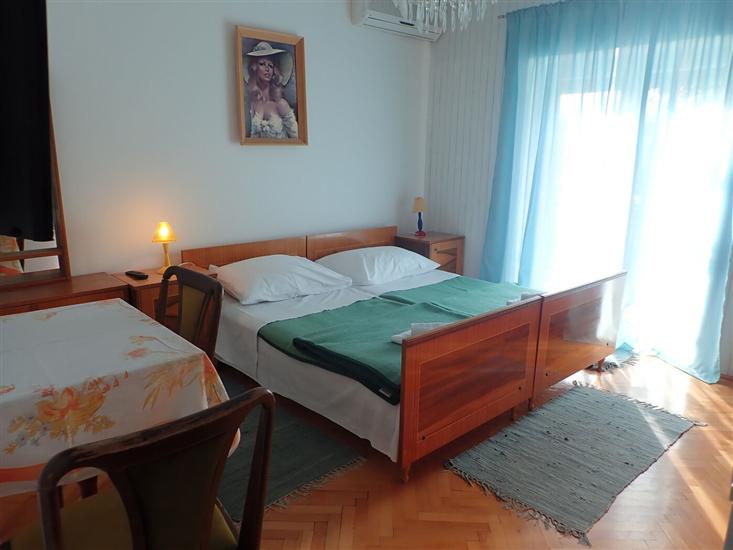 Room S2, for 2 persons