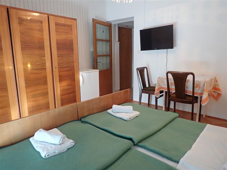 Room S2, for 2 persons