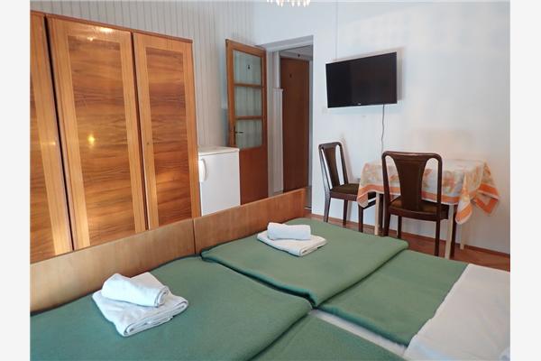 Room S2, for 2 persons