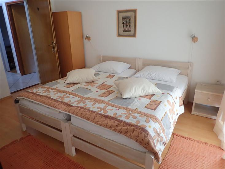 Room S2, for 2 persons