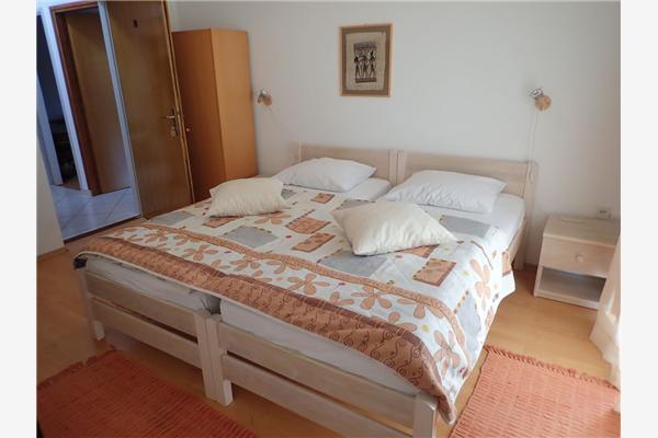 Room S2, for 2 persons